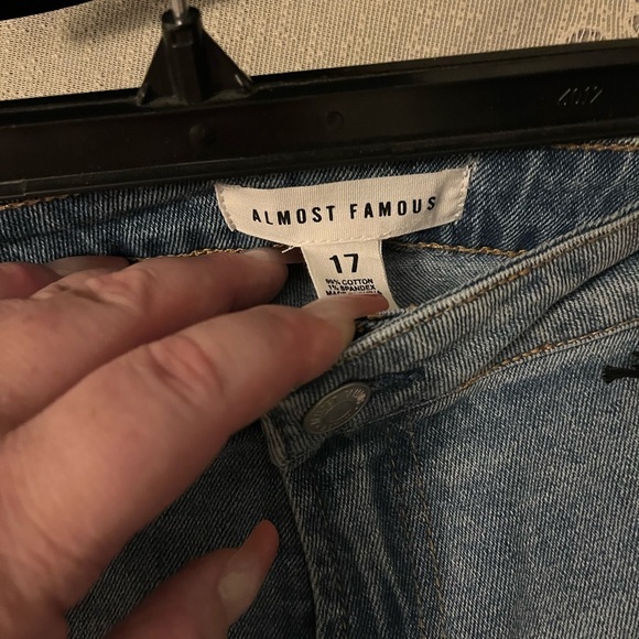 Almost Famous Light Blue Jean Shorts - Picture 7 of 9